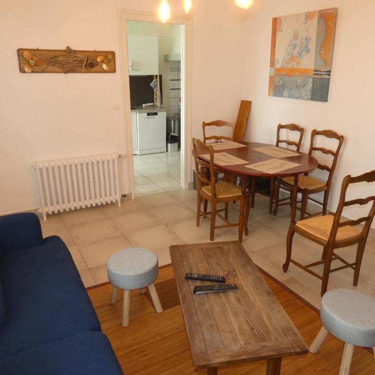 Appartement T3 en centre-ville avec terrasse et parking privé à Royan - FR-1-71-90 - Apartment (4 Adults) - 8
