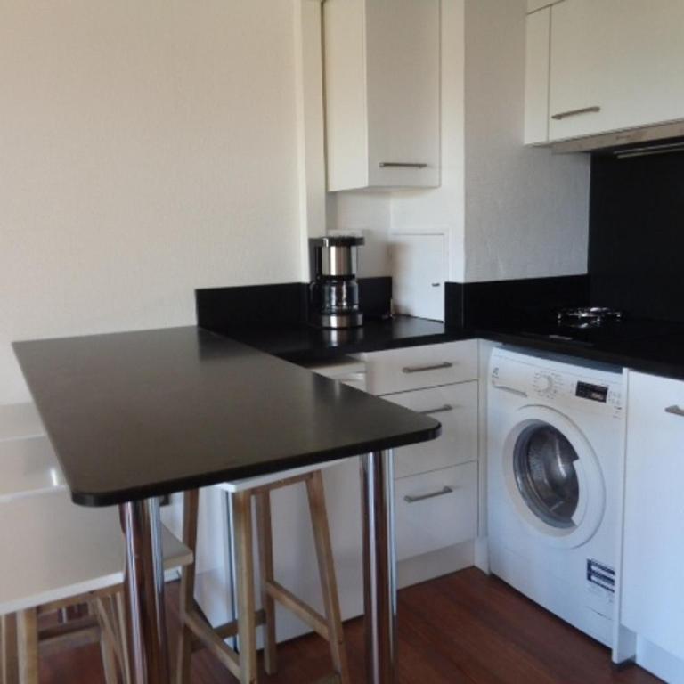 Studio confortable avec balcon, parking privé et Wi-Fi, à 200m de la plage d'Eyrac - FR-1-374-93 - Studio - 13