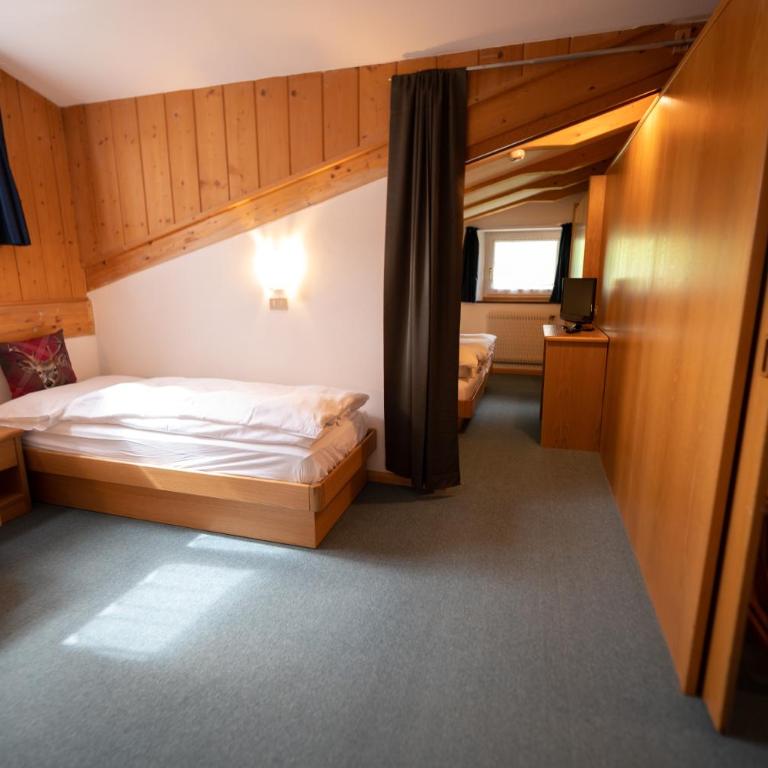 Albergo Arnica - Camera Familiare - 2