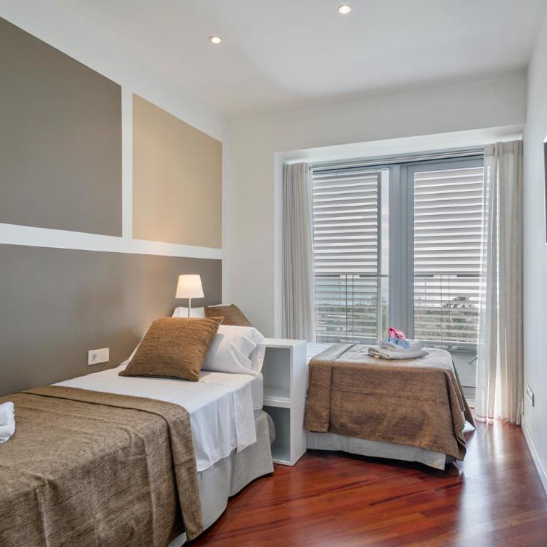 Alcam Llum Deluxe - Three-Bedroom Apartment - 9