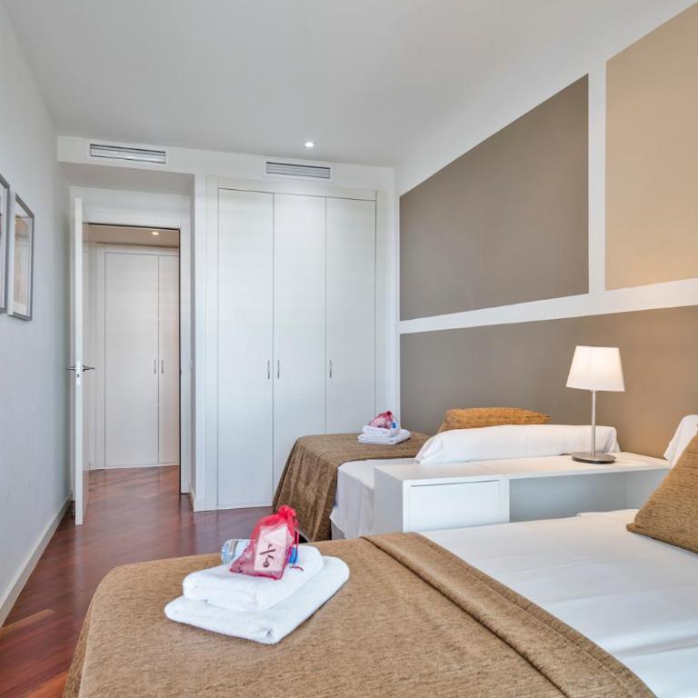 Alcam Llum Deluxe - Three-Bedroom Apartment - 15