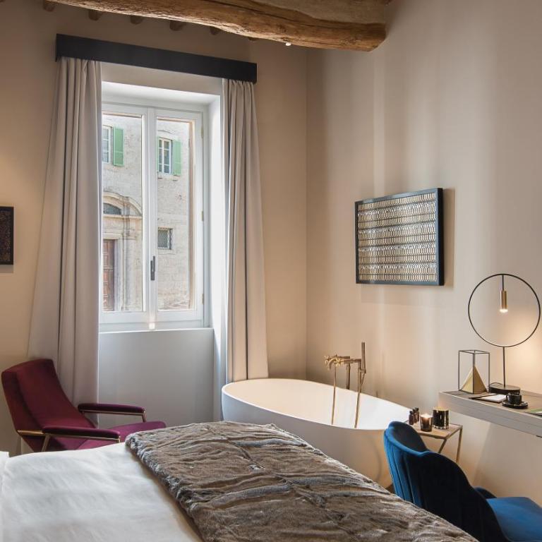 Times Suites - Guesthouse - Etruria Collection - Camera Matrimoniale Deluxe con Vasca - 6