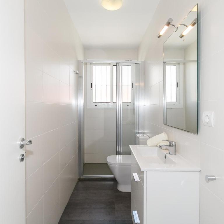 UHC Acacias Apartments - Two-Bedroom Apartment - 10