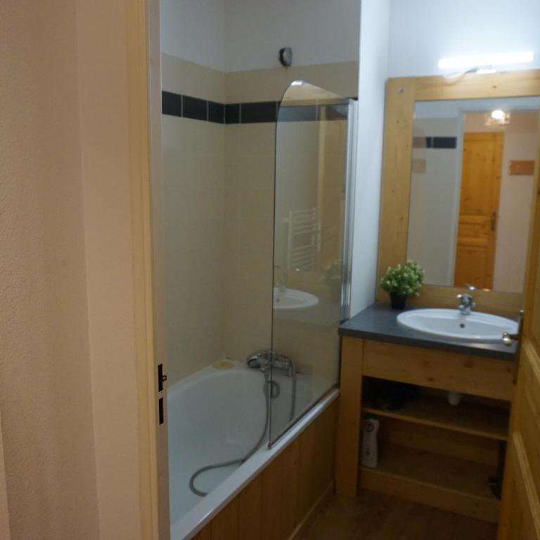 Appartement 2 pièces cabine, 6 personnes, piscine, parking, WiFi - FR-1-636-13 - Apartment - 3
