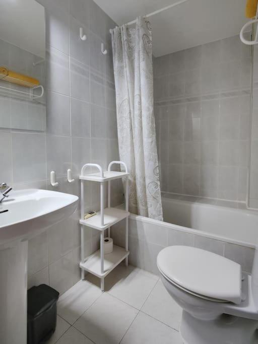 Cómodo apartamento en el centro - Gran Vía - Two-Bedroom Apartment - 22
