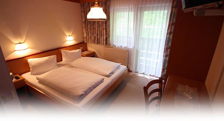 Hike & Bike, Wellness & Ski Guesthouse TALHEIMER since 1958 inklusive Therme TAUERN SPA & Jokercard - Budget Doppelzimmer - 2
