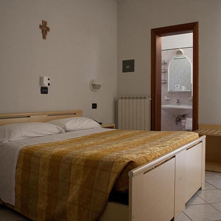 Hotel Monica - Camera Tripla - 2