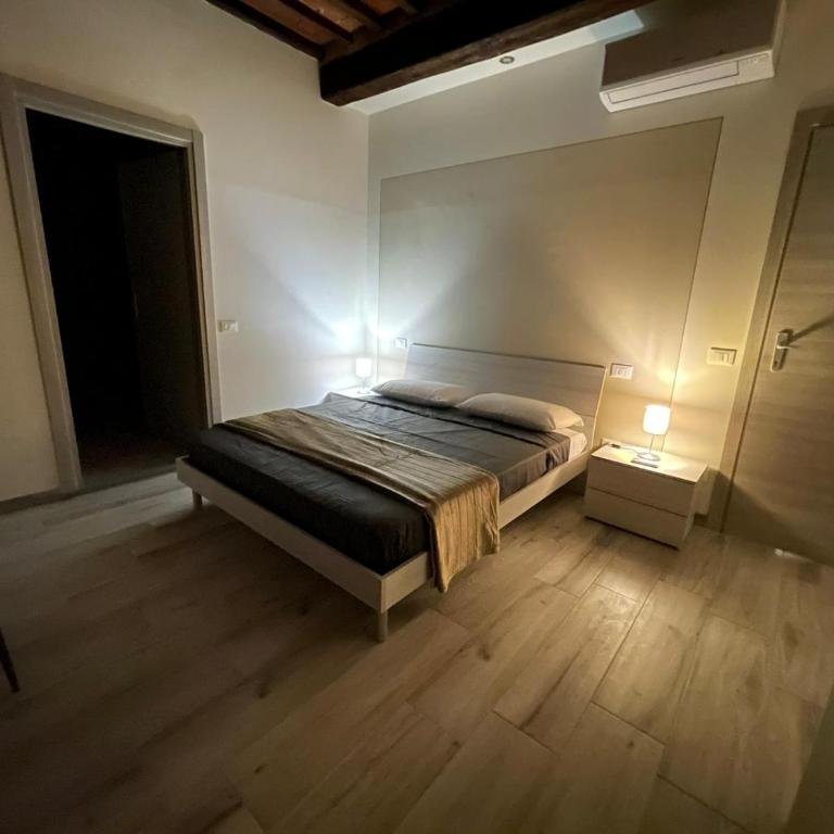 Rent room Iacopo - Camera Matrimoniale con Bagno Privato - 13