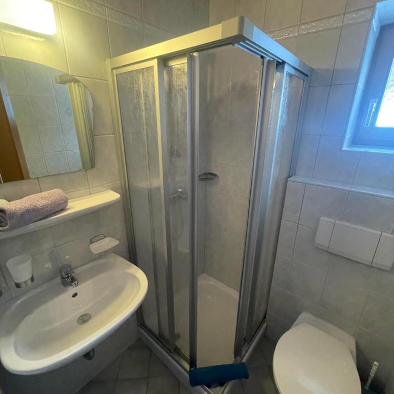 Gästehaus Glaagut - Familie Hain - Apartment mit Dusche - 2