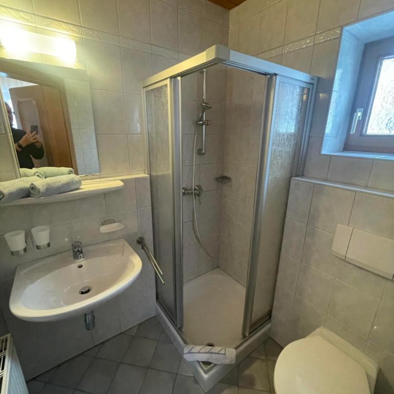 Gästehaus Glaagut - Familie Hain - Apartment mit Dusche - 8