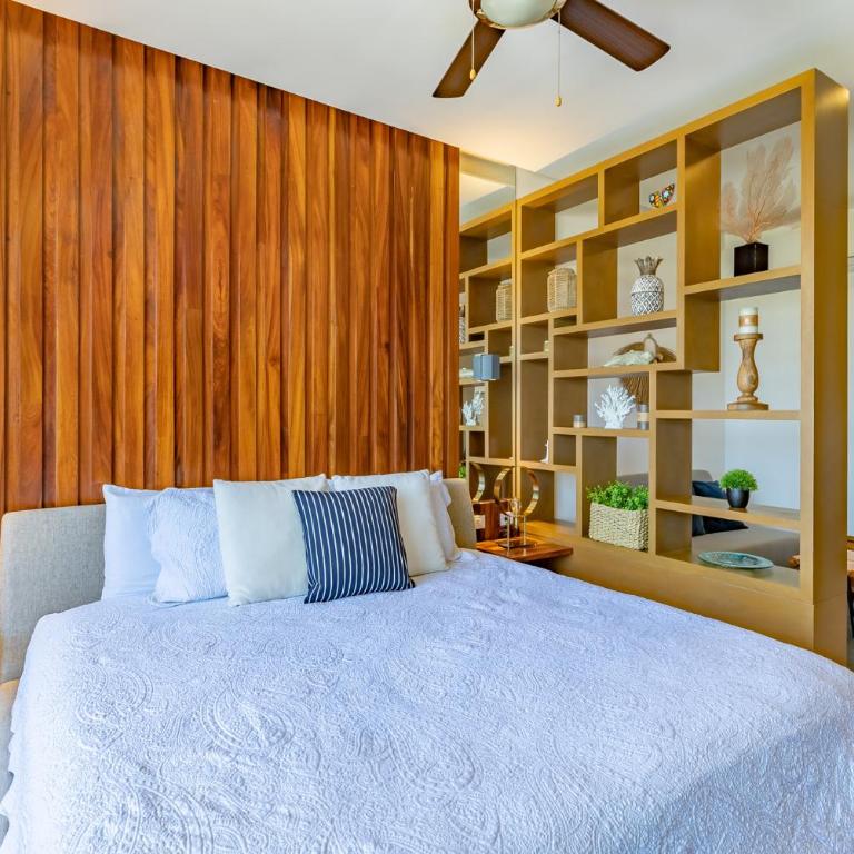 Bahay Condos steps from the beach and 5th ave - Estudio con balcón - 12