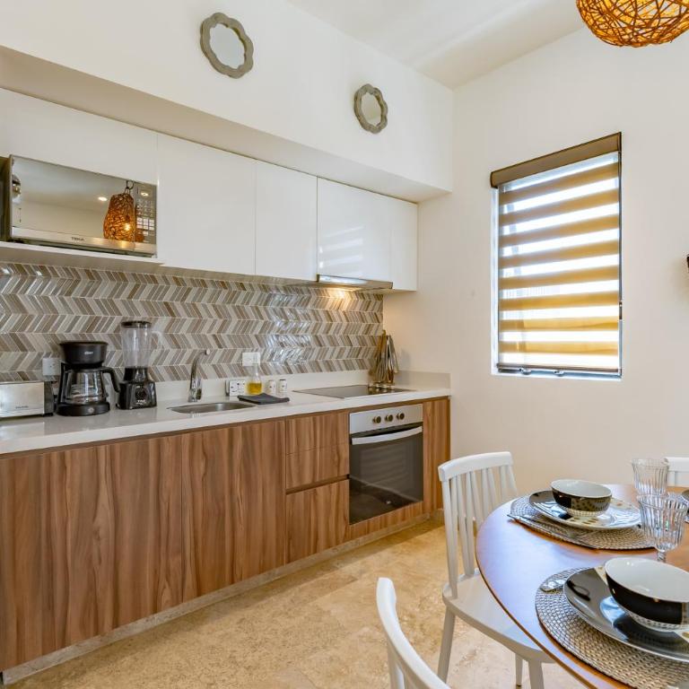 Bahay Condos steps from the beach and 5th ave - Apartamento Ático - 23