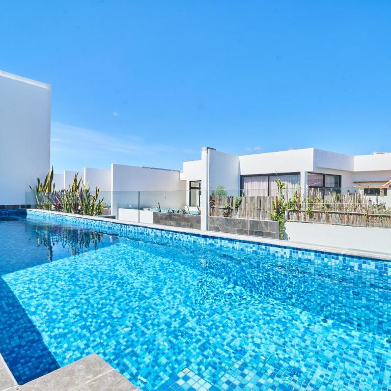 Luxury 2 Story Penthouse with Private Pool, Gym & Rooftop - Apartamento - 2 niveles - 1