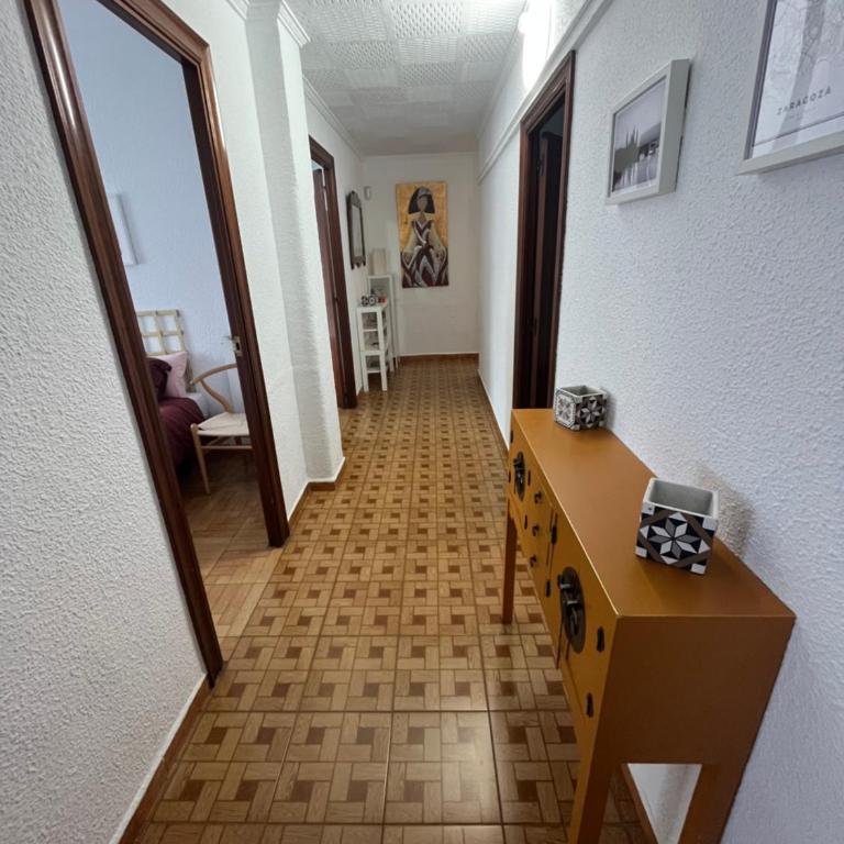 Apartamento Único en Plaza del Pilar - Three-Bedroom Apartment - 37