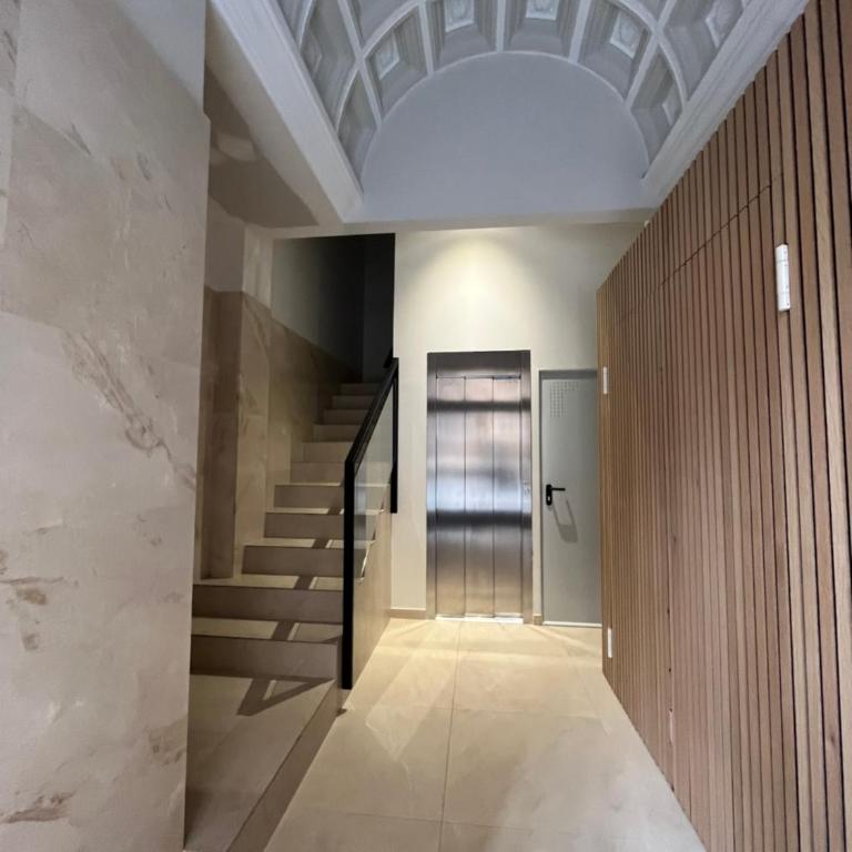 Apartamento Único en Plaza del Pilar - Three-Bedroom Apartment - 38