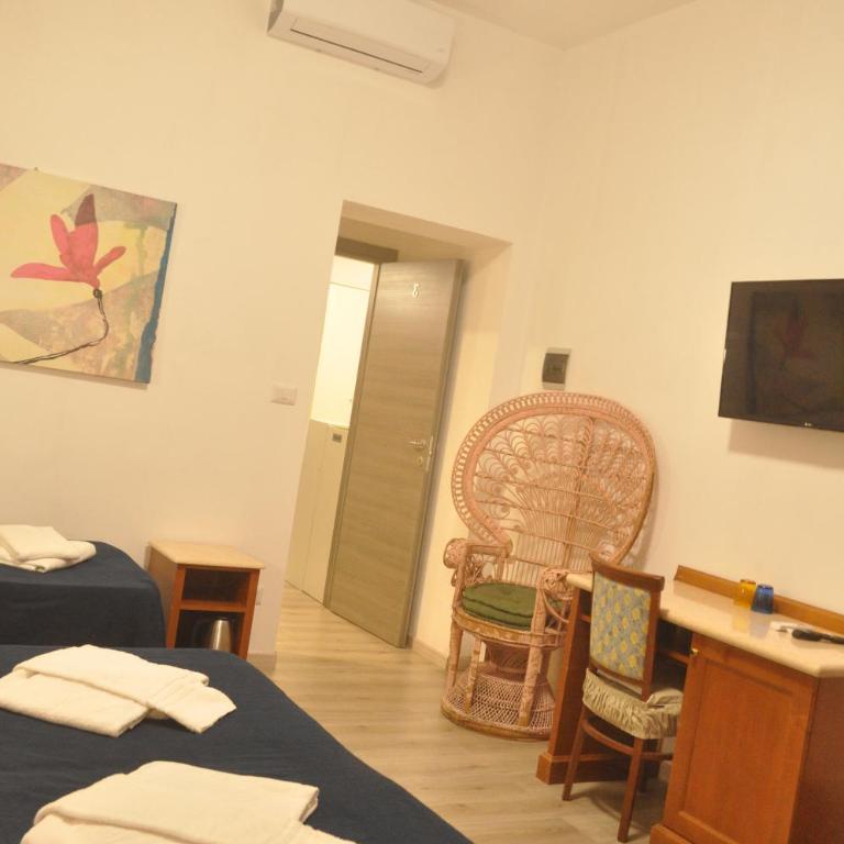 Napoleone Luxury Home roma - Quadruple Room with Bathroom - 28