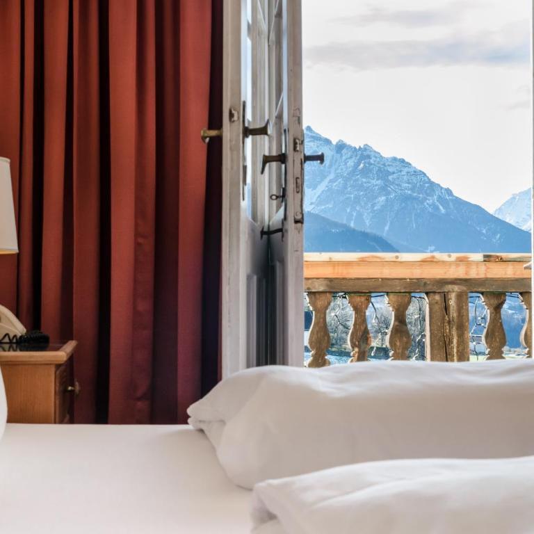 Hotel Restaurant Grünwalderhof - Doppelzimmer mit Balkon und Bergblick - 1