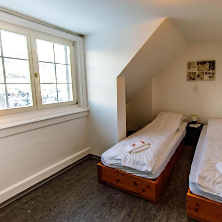 Zentrum Haus Davos - Doppelzimmer mit Gemeinschaftsbad - 16