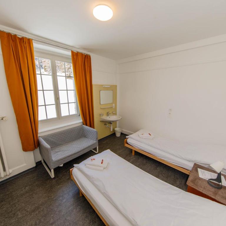 Zentrum Haus Davos - Doppelzimmer mit Gemeinschaftsbad - 9