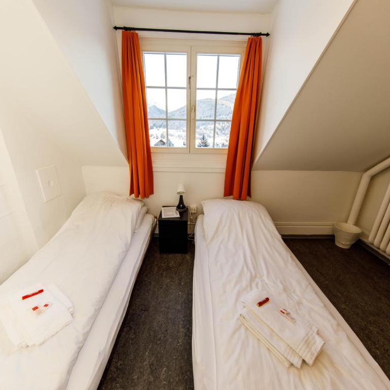 Zentrum Haus Davos - Doppelzimmer mit Gemeinschaftsbad - 15