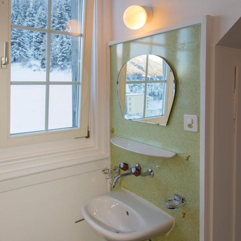 Zentrum Haus Davos - Doppelzimmer mit Gemeinschaftsbad - 14