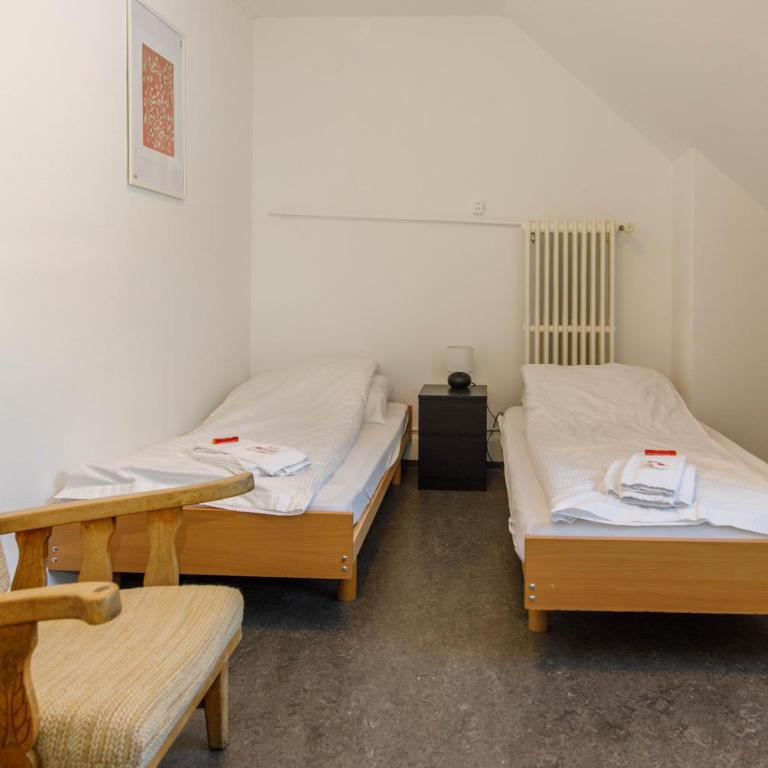 Zentrum Haus Davos - Doppelzimmer mit Gemeinschaftsbad - 13