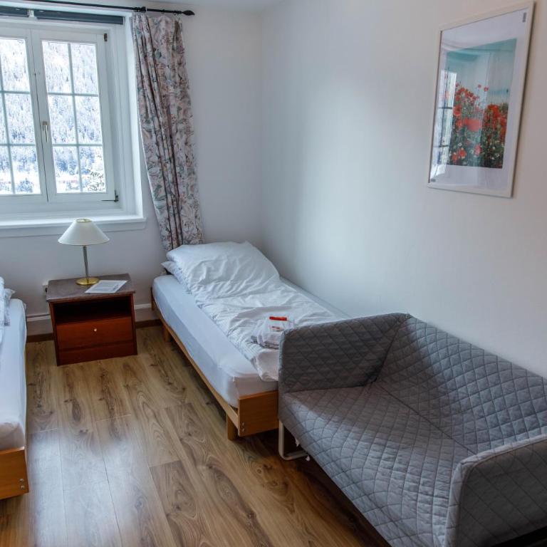 Zentrum Haus Davos - Doppelzimmer mit Gemeinschaftsbad - 12