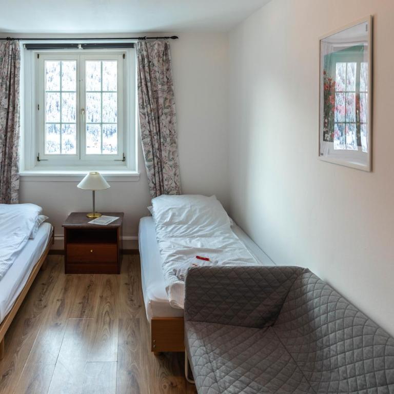 Zentrum Haus Davos - Doppelzimmer mit Gemeinschaftsbad - 18