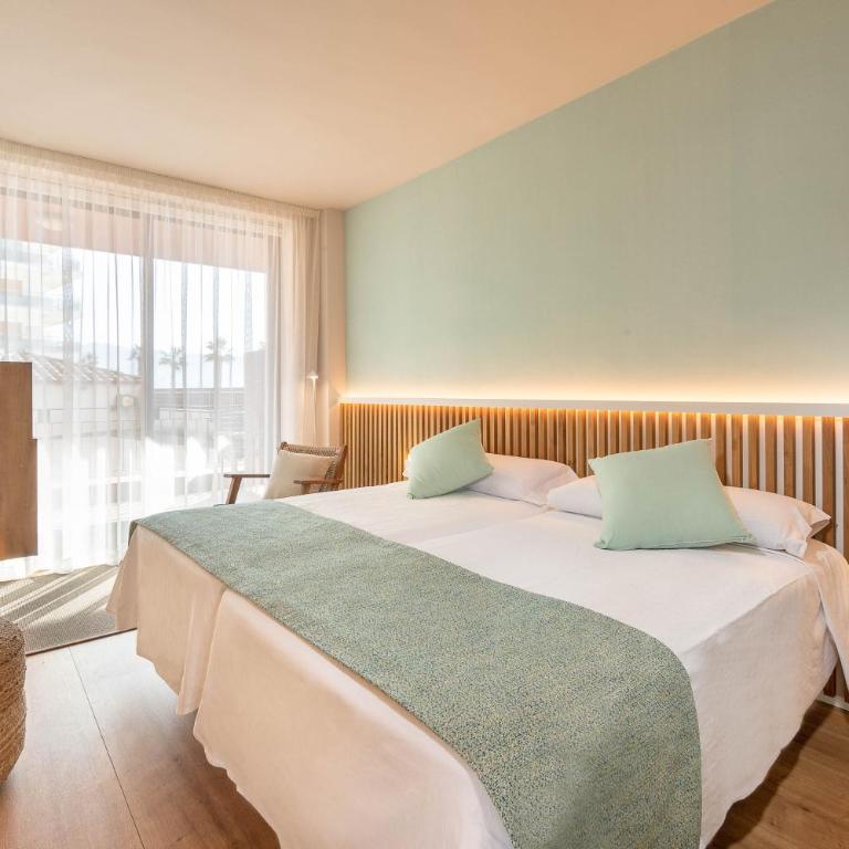 Hotel Montecarlo Spa & Wellness - Habitación Doble Premium con vistas laterales al mar y acceso al spa - 1 o 2 camas - 2