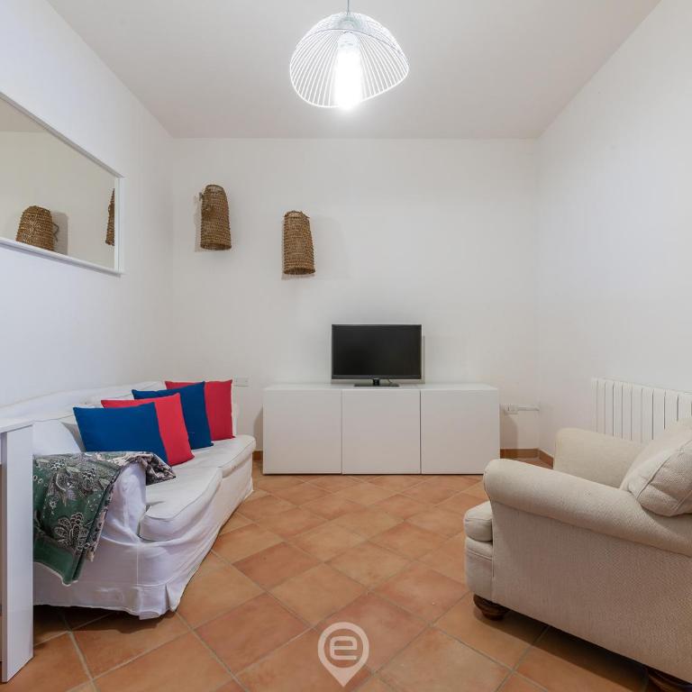 Casa Adele - Steps to Cala Sinzias Beach - Three-Bedroom House - 8