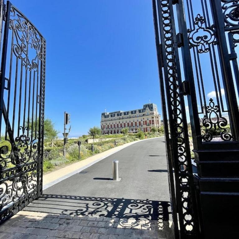 Superb top floor studio, Biarritz center. - Studio - 10