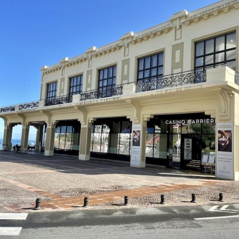 Superb top floor studio, Biarritz center. - Studio - 12