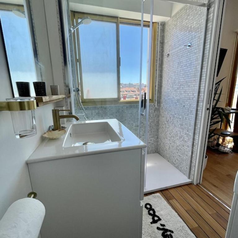 Superb top floor studio, Biarritz center. - Studio - 18