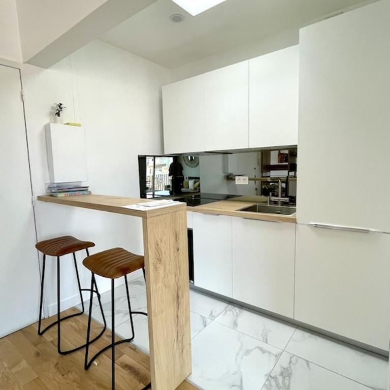 Superb top floor studio, Biarritz center. - Studio - 19