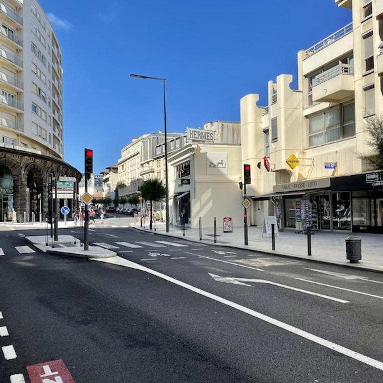 Superb top floor studio, Biarritz center. - Studio - 20