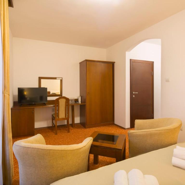 Villa Ljubanovic - Dvokrevetna Soba sa Bračnim Krevetom i Terasom - 9