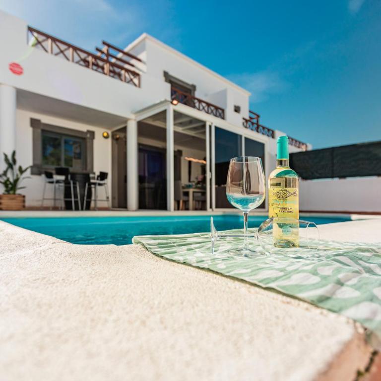 VILLA RENATO - Three-Bedroom Villa - 2