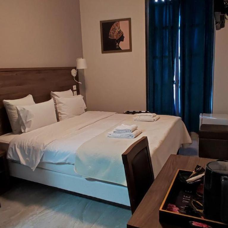 SQUARE HOTEL - Chambre Double avec Balcon - 1