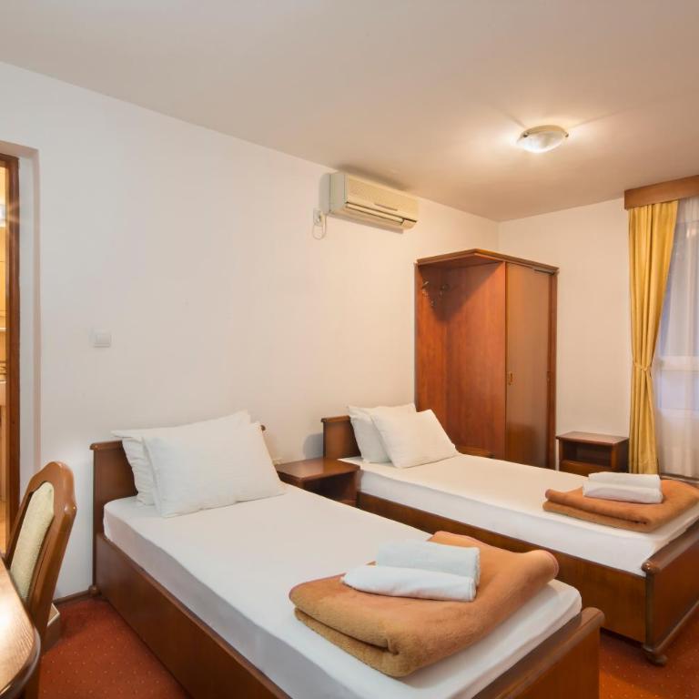 Villa Ljubanovic - Niskobudžetna Dvokrevetna Soba sa Zasebnim Krevetima - 1