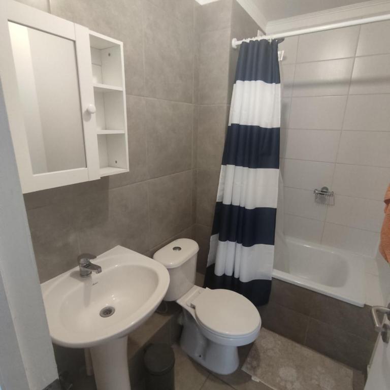 Departamento por día 3 dormitorios y 2 baños - Three-Bedroom Apartment - 12