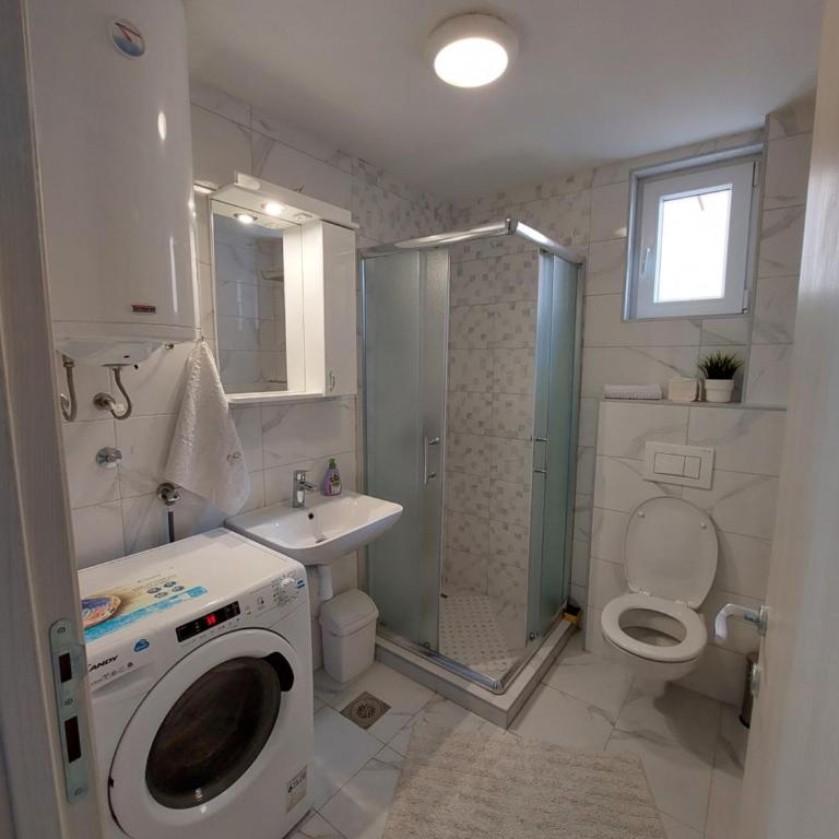 Sofija Lux - One-Bedroom Apartment - 13