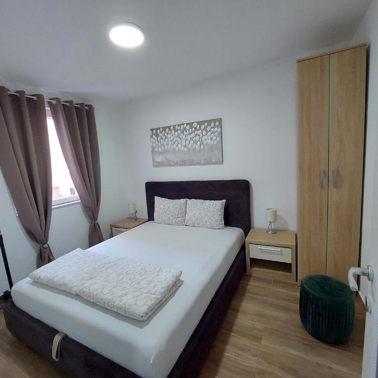 Sofija Lux - One-Bedroom Apartment - 5