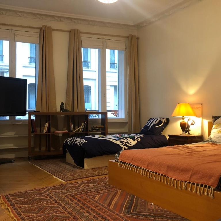 Cosy 2 room 50m2 Parisian classic flat - Passy, 16th arrondissement, near Eiffel Tower - Appartement - Rez-de-Chaussée - 15