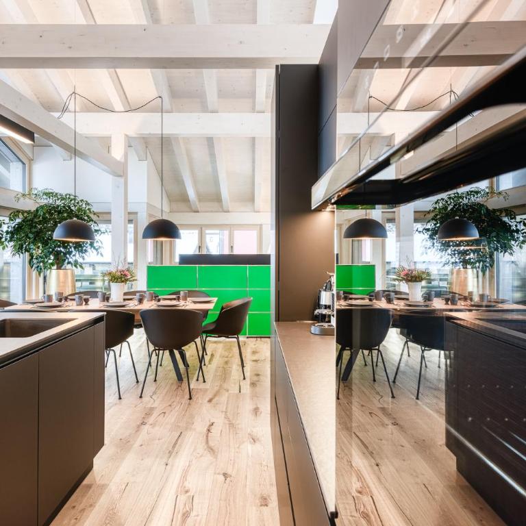 Luxus Penthouse Zentral by A-Appartments - Three-Bedroom Apartment - 4