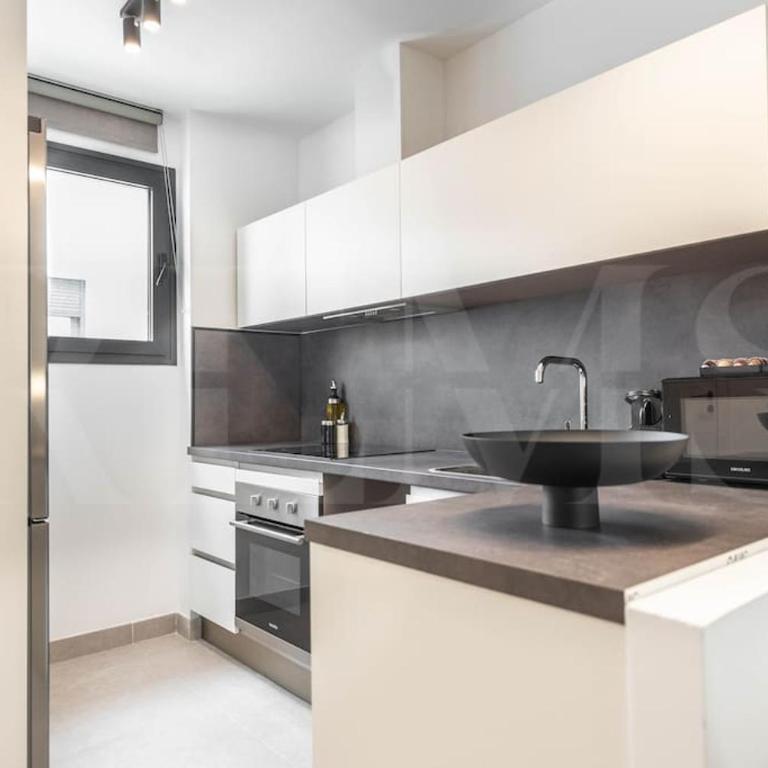 Modern apartment with patio & parking REMS - Apartamento de 2 dormitorios - 5