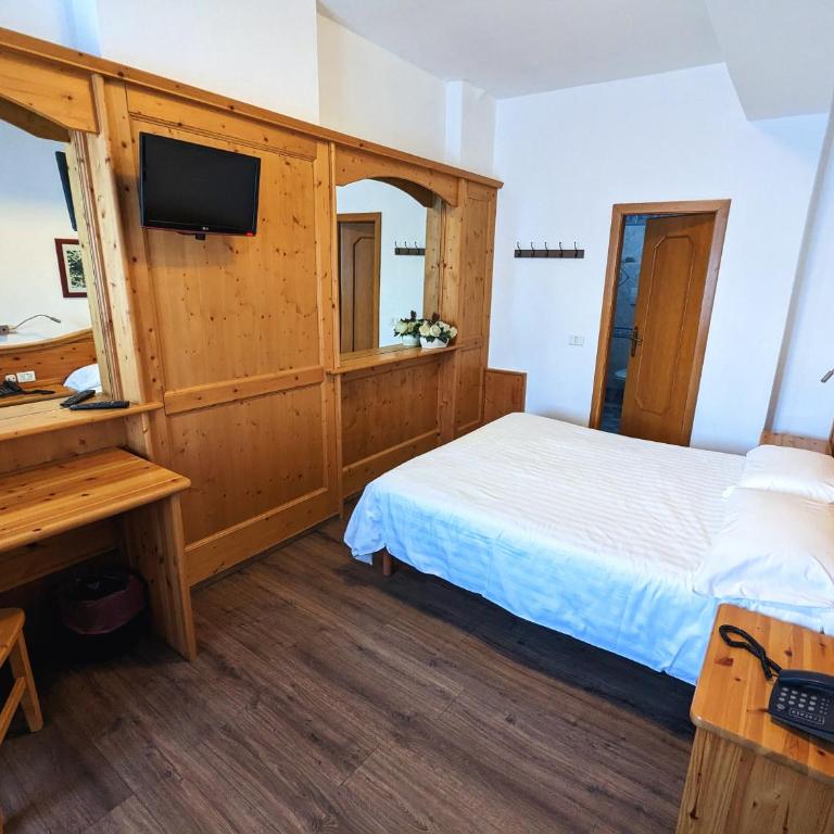 Hotel Cova - Camera Matrimoniale/Doppia con Letti Singoli - 7
