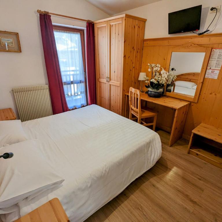 Hotel Cova - Camera Matrimoniale/Doppia con Letti Singoli - 10