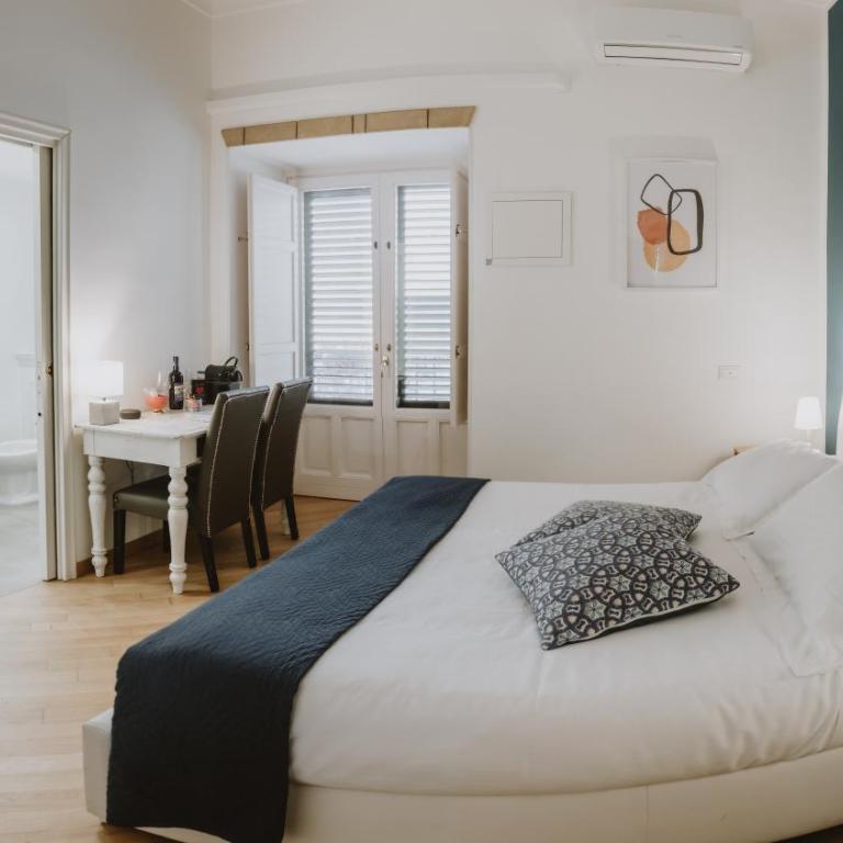 Maravigghia Palermo Rooms - Queen Room with Spa Bath - 2
