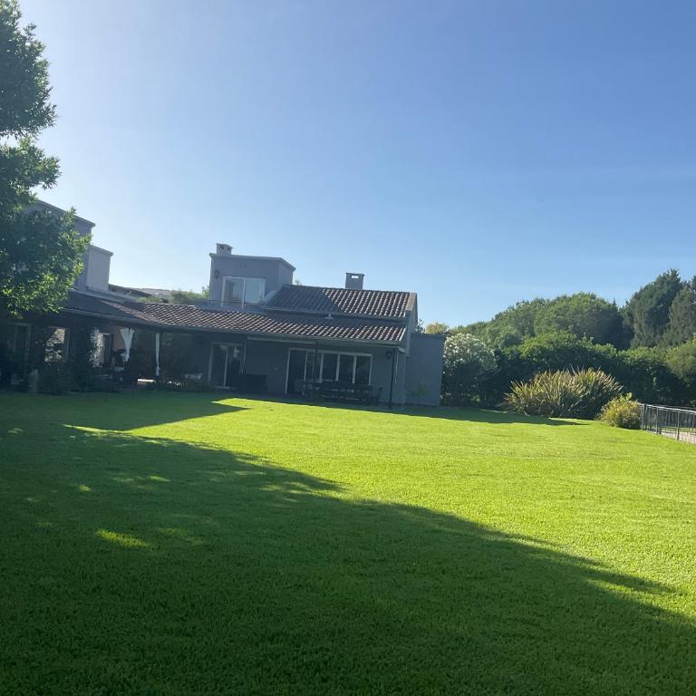 Estancias del Pilar, barrio cerrado vacaciones - Casa de 5 dormitorios - 1