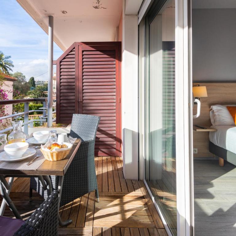 Zenitude Hôtel-Résidences Le Cannet - Studio Lits Jumeaux - Vue sur Piscine - 2